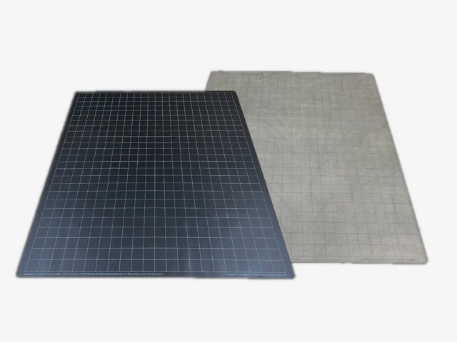 Chessex Battlemat™ 1" Reversible Black-Grey Squares (23½" x 26" Playing Surface)